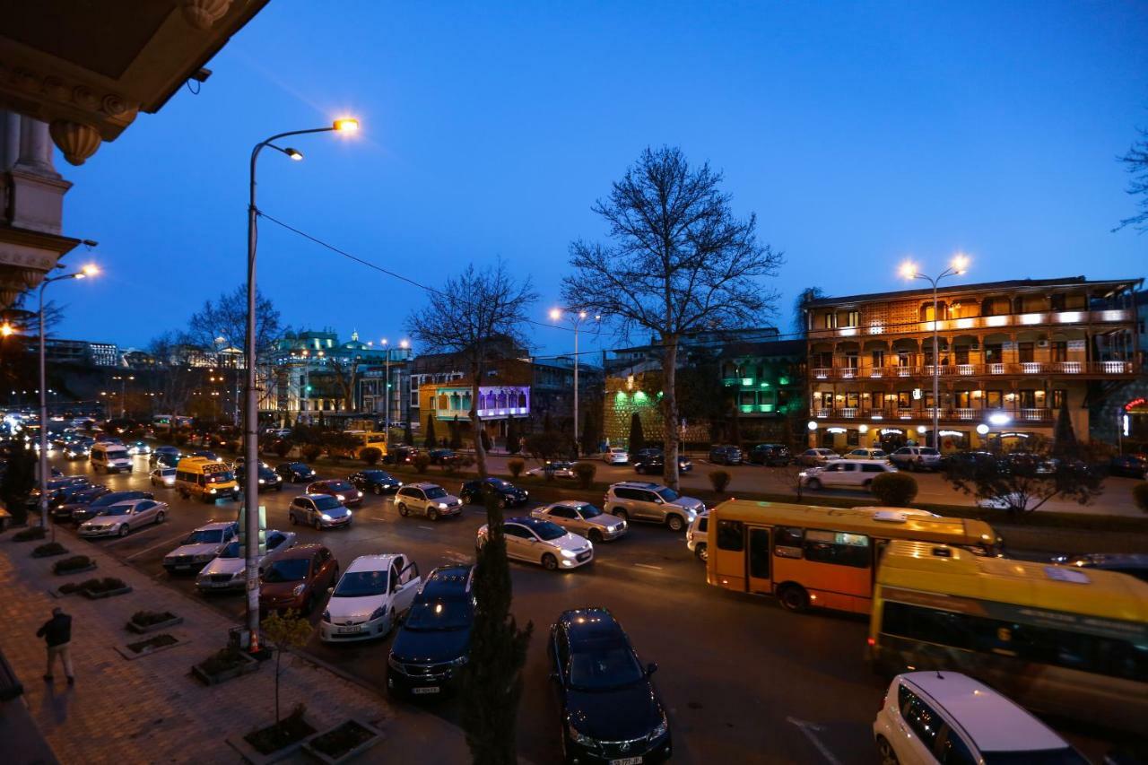 City Center Apartment Тбилиси Екстериор снимка